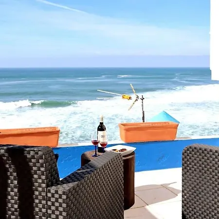 Ocean Front Terrace بيت للعطل