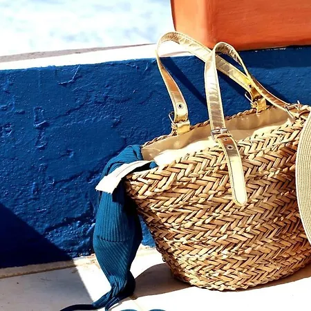 Ocean Front Terrace بيت للعطل